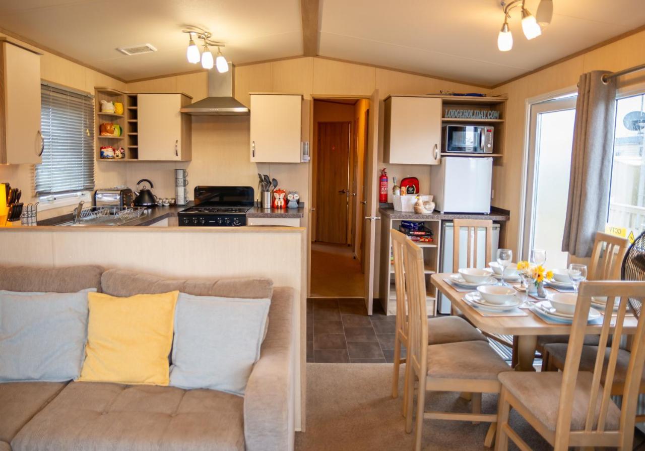 Luxury Lancaster Lodge - The Best Hot Tub Getaway! 塔特舍尔 外观 照片