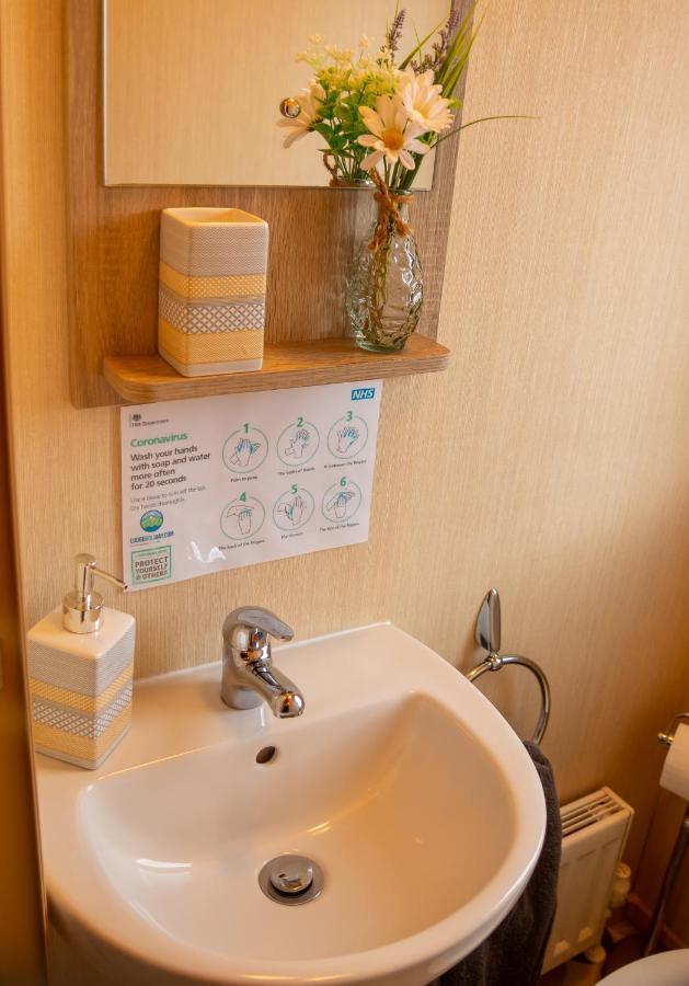 Luxury Lancaster Lodge - The Best Hot Tub Getaway! 塔特舍尔 外观 照片