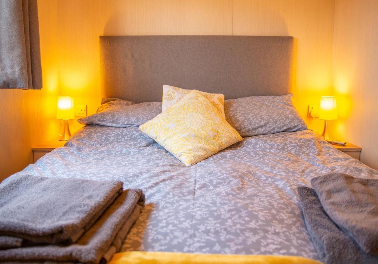 Luxury Lancaster Lodge - The Best Hot Tub Getaway! 塔特舍尔 外观 照片