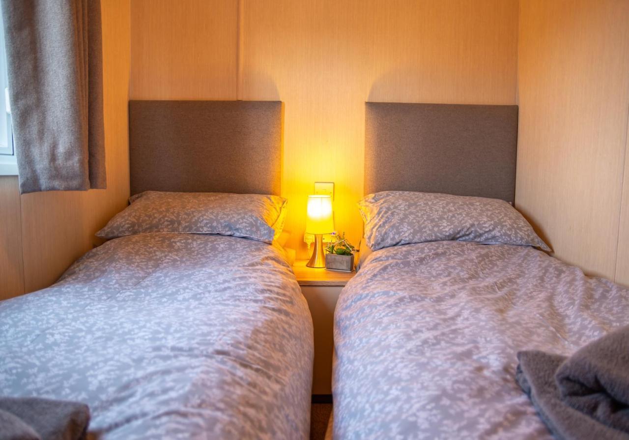 Luxury Lancaster Lodge - The Best Hot Tub Getaway! 塔特舍尔 外观 照片