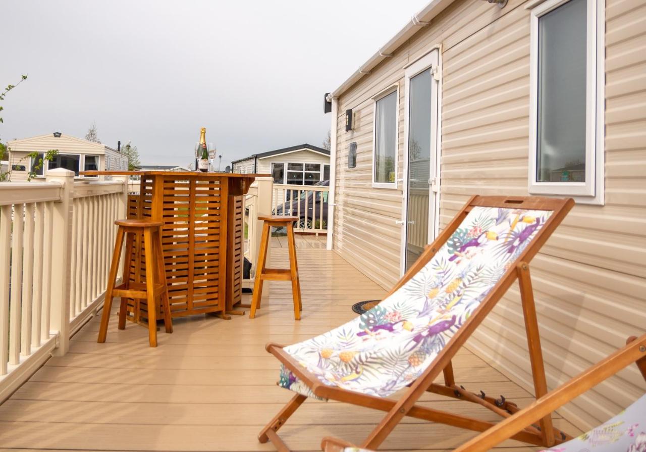 Luxury Lancaster Lodge - The Best Hot Tub Getaway! 塔特舍尔 外观 照片